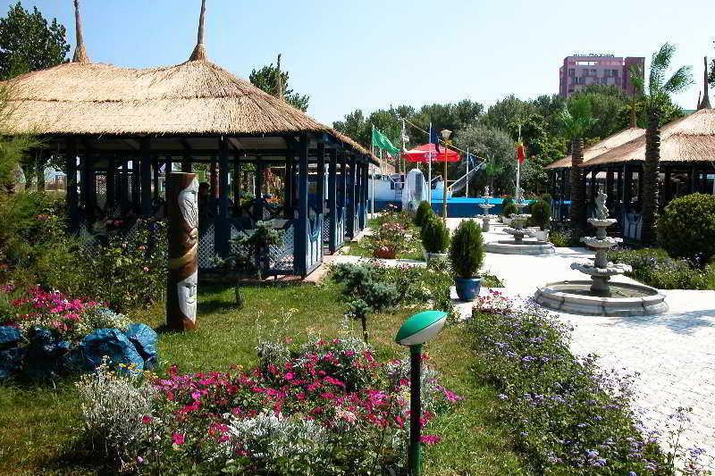 Hotel Queen Vera Mamaia Exterior photo